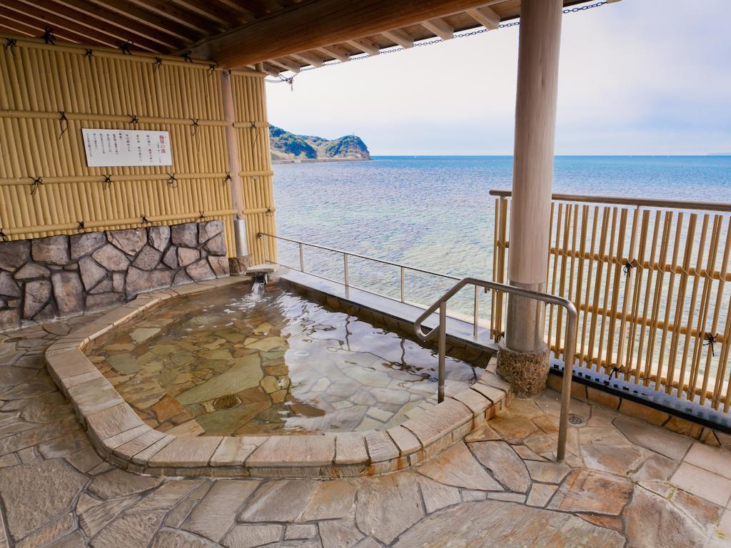 Отель Wakayama Kada Onsen Kada Kaigetsu Экстерьер фото