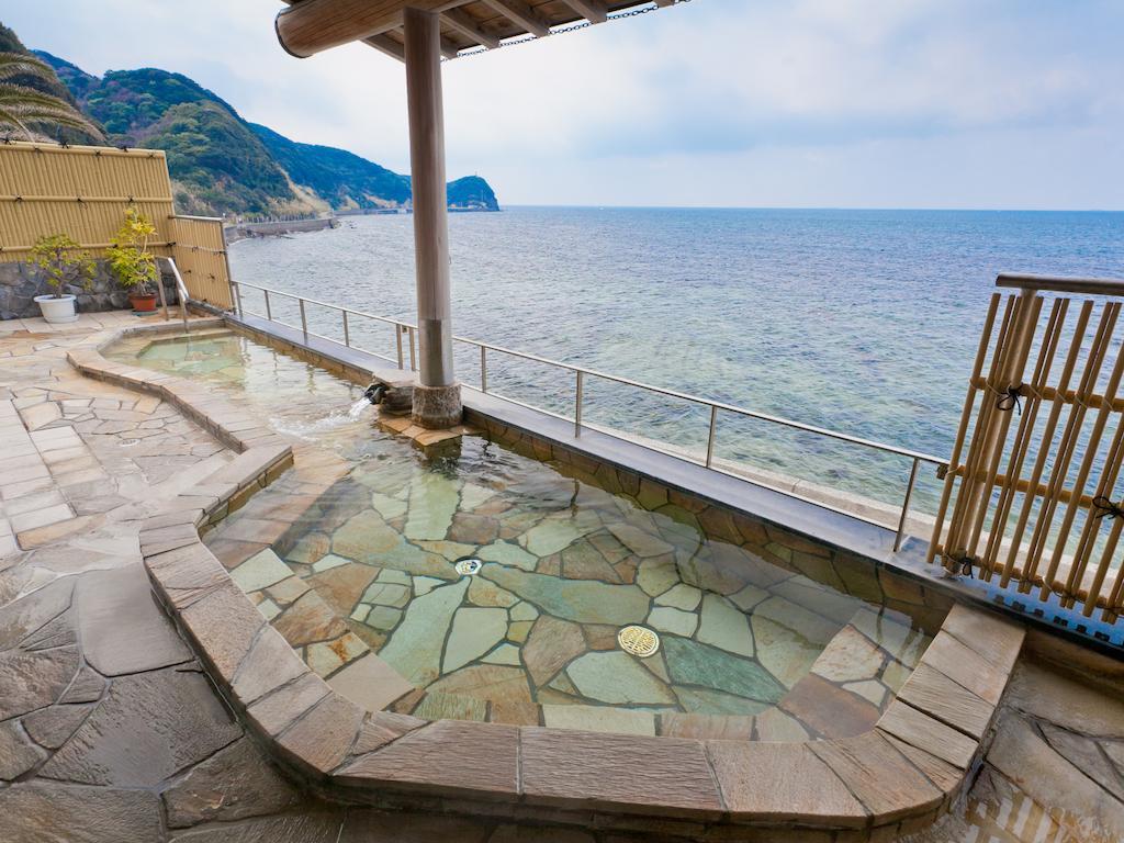 Отель Wakayama Kada Onsen Kada Kaigetsu Номер фото