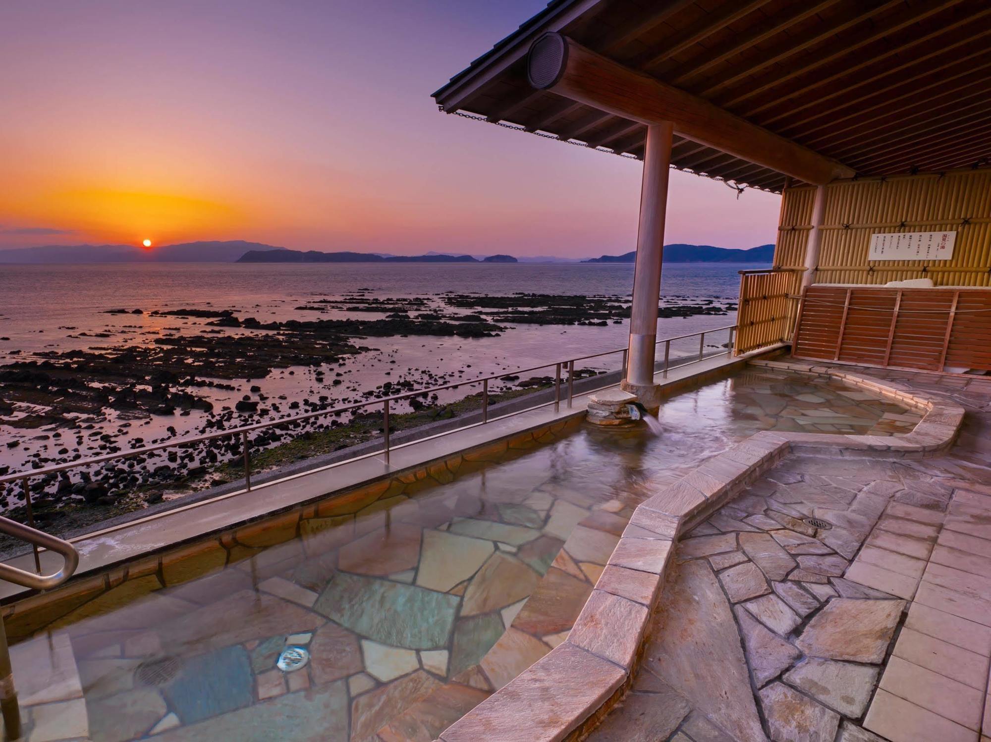 Отель Wakayama Kada Onsen Kada Kaigetsu Экстерьер фото
