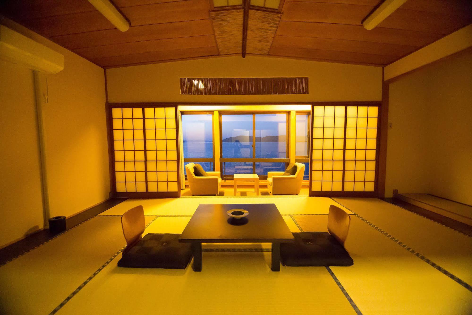 Отель Wakayama Kada Onsen Kada Kaigetsu Экстерьер фото