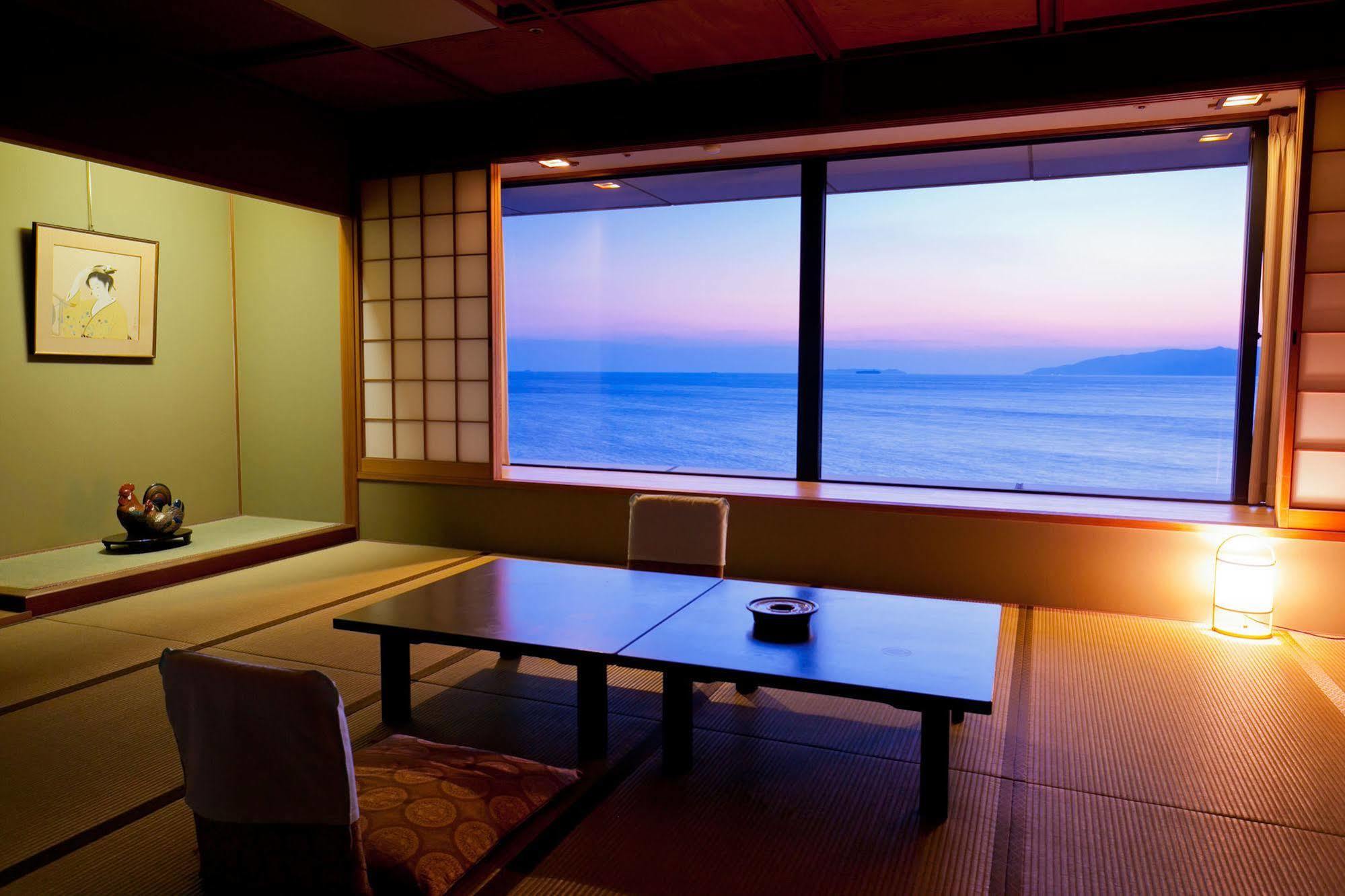 Отель Wakayama Kada Onsen Kada Kaigetsu Экстерьер фото