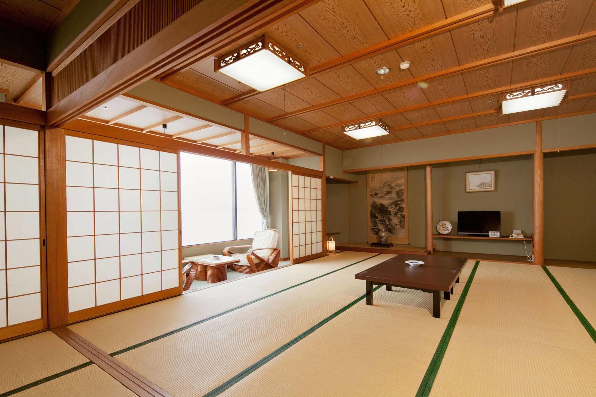 Отель Wakayama Kada Onsen Kada Kaigetsu Экстерьер фото