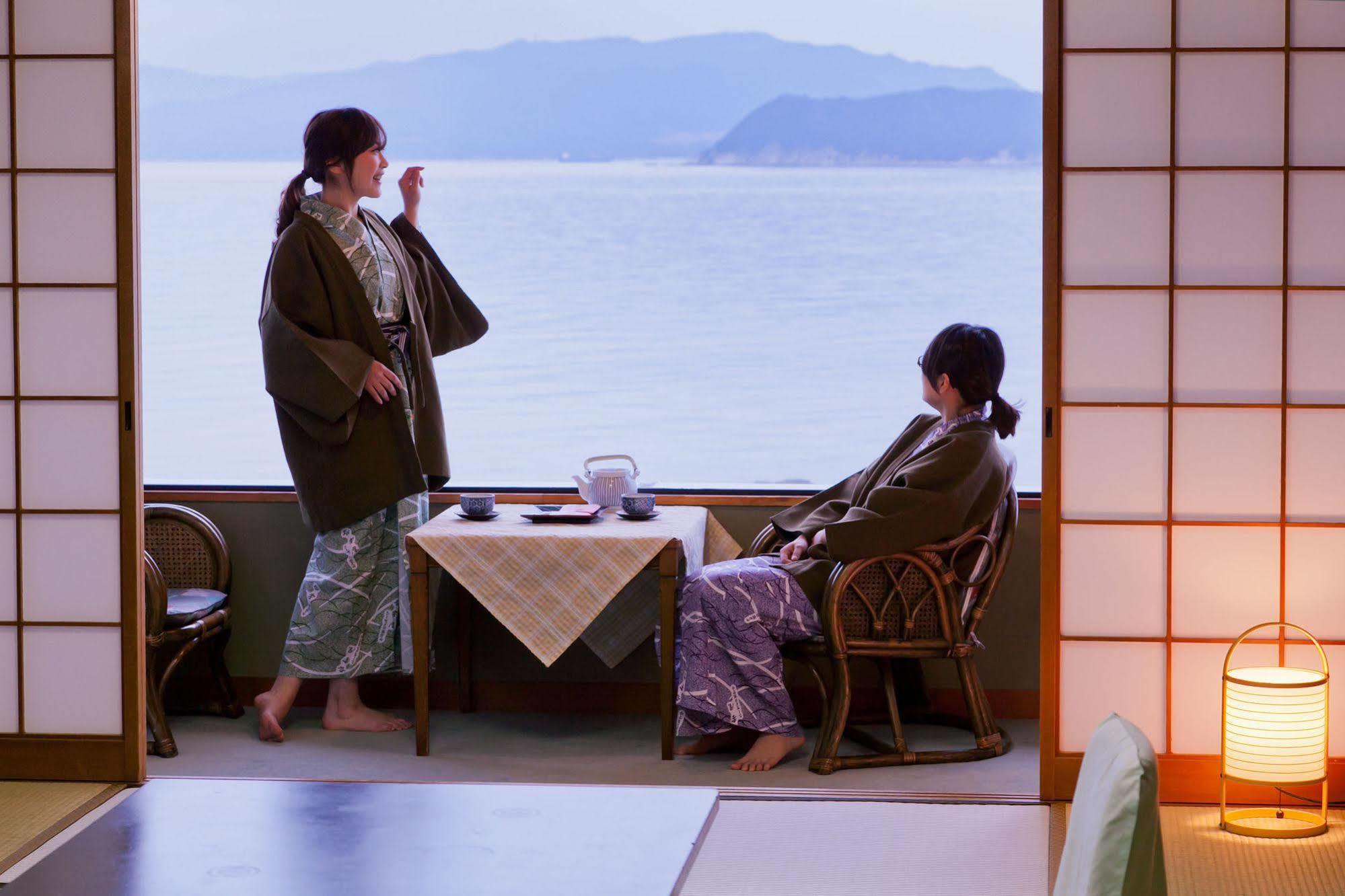 Отель Wakayama Kada Onsen Kada Kaigetsu Экстерьер фото
