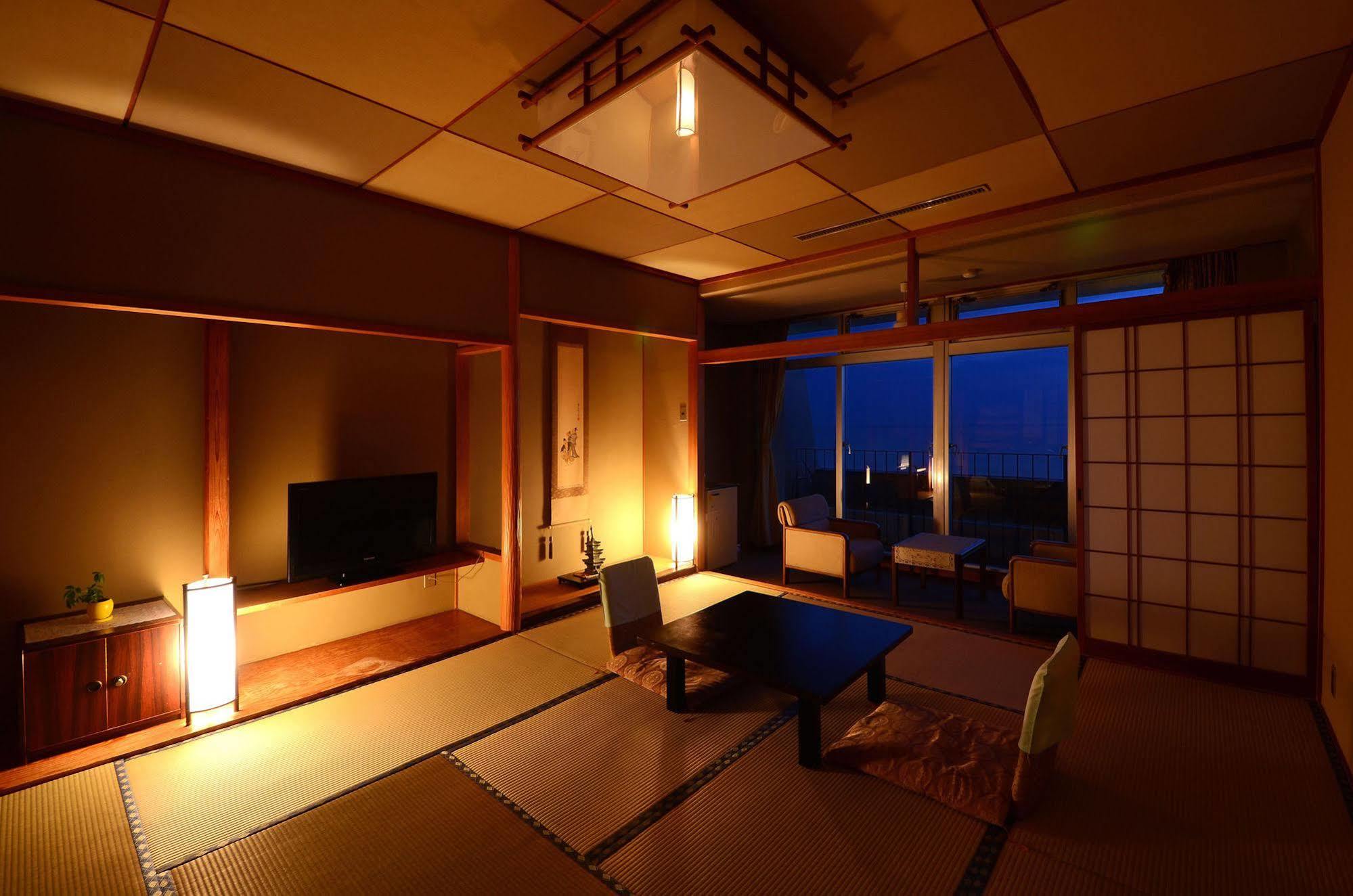Отель Wakayama Kada Onsen Kada Kaigetsu Экстерьер фото